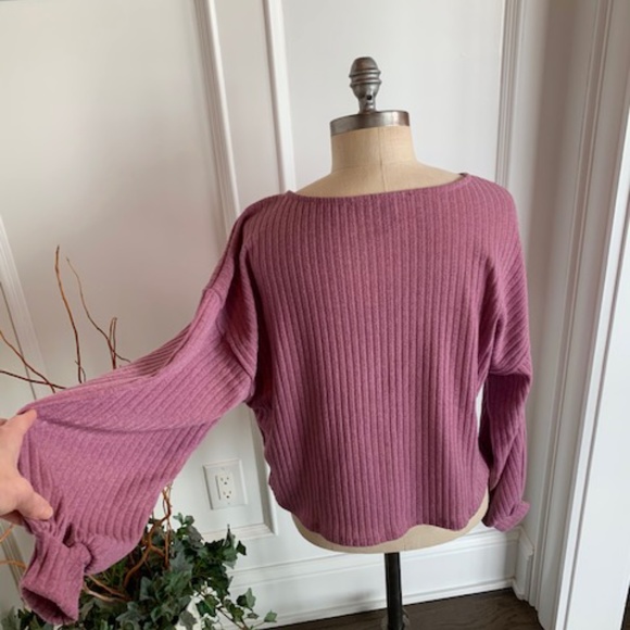 Forever 21 NW0T Balloon Sleeve Knit Top - Picture 11 of 14